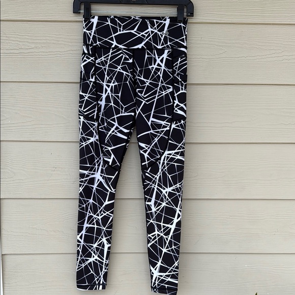 CompressionZ Black White Wommens Leggings Size S - Picture 1 of 8